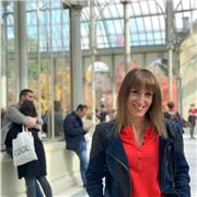 Profesora titulada de pilates imparto clases para personas de cualquier edad y condición física.